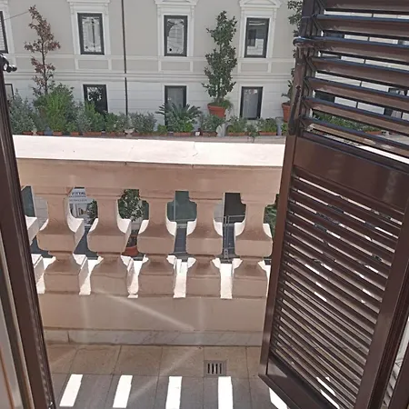 Apartment Borghese Deluxe - 4 Bedrooms - 3 Bathrooms Rome