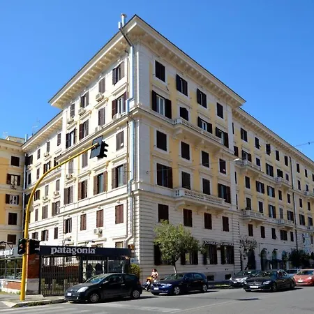 Borghese Deluxe - 4 Bedrooms - 3 Bathrooms * Rome