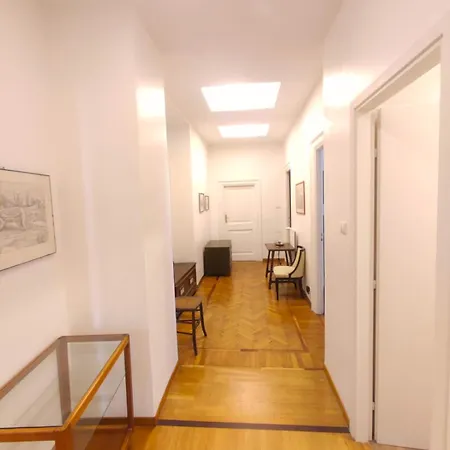 Borghese Deluxe - 4 Bedrooms - 3 Bathrooms Apartman *