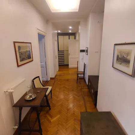 Borghese Deluxe - 4 Bedrooms - 3 Bathrooms Apartment *